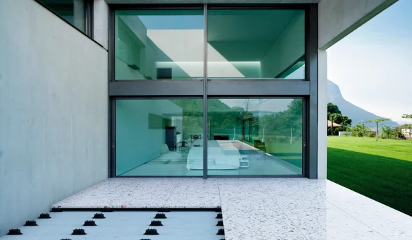 PAVIMENTI-PER-AMBITI-HOSPITALITY-scaled