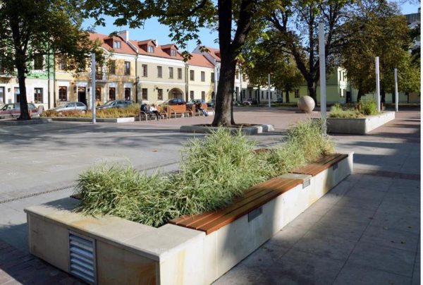 13-02-35_02_REF-1_betonska-klupa